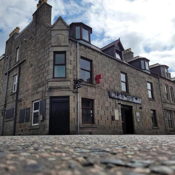 White Horse Hotel Strichen 外观 照片